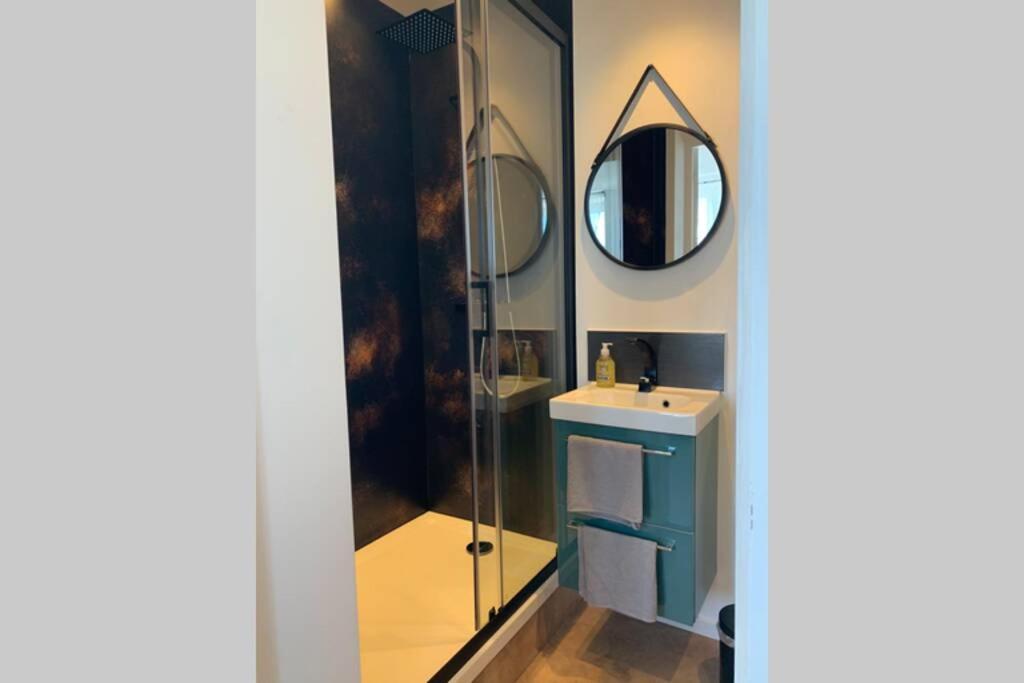 Pont-lʼAbbé Le Petit Loft - Studio - Wifi - Coeur De Ville - Parking מראה חיצוני תמונה